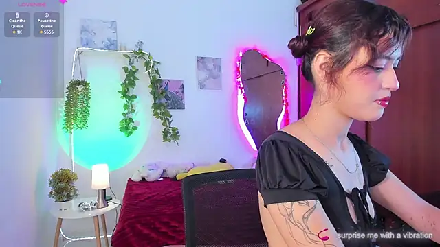 Snapshot of vexa_Rosie chatting on 05/06/26, 02:08 vexa Rosie online show from 05/06/26, 02:08