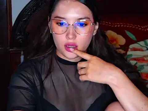 Snapshot of alara-estrella chatting on 05/24/26, 02:49 alara-estrella online show from 05/24/26, 02:49