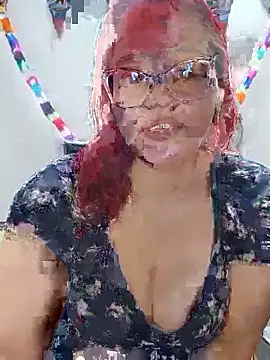 Snapshot of Amaranta-Luque chatting on 06/18/26, 04:00 Amaranta-Luque online show from 06/18/26, 04:00