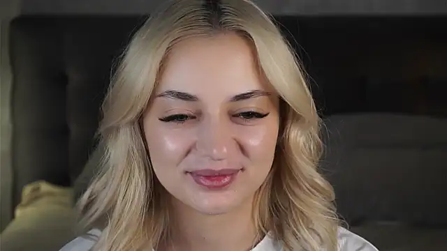 AliceThorne online show from 04/19/26, 05:23