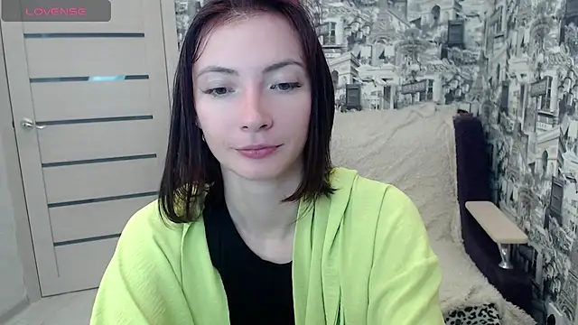 Snapshot of Sweet_Berry__ chatting on 05/14/26, 03:24 Sweet Berry online show from 05/14/26, 03:24
