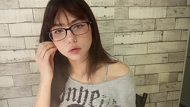 Snapshot of DelicaBrome chatting on 04/29/26, 10:30 DelicaBrome online show from 04/29/26, 10:30