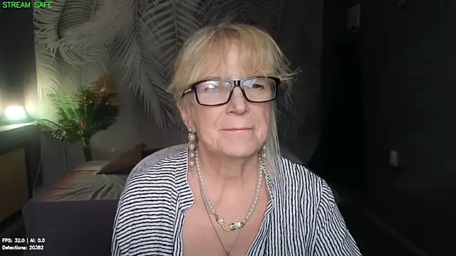 Snapshot of Dr_Mireille chatting on 07/30/26, 08:24 Dr Mireille online show from 07/30/26, 08:24