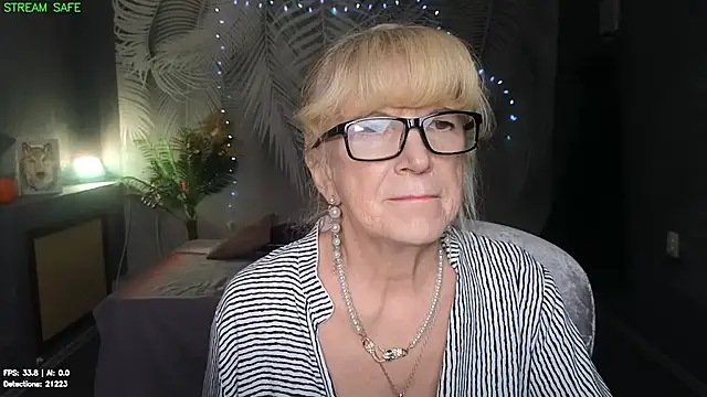 Snapshot of Dr_Mireille chatting on 07/31/26, 07:41 Dr Mireille online show from 07/31/26, 07:41