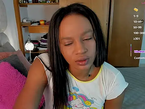 Snapshot of nia_brown chatting on 05/13/26, 04:32 nia brown online show from 05/13/26, 04:32