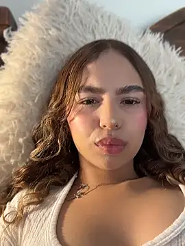 MaelyClaire online show from 04/22/26, 03:02