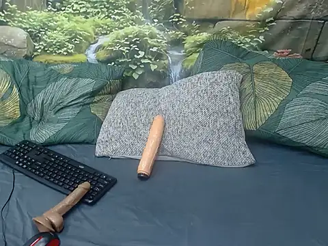 LactatingSeductiveEbonie online show from 04/23/26, 12:29