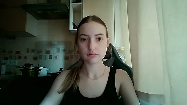 Snapshot of Lisanta chatting on 04/20/26, 11:13 Lisanta online show from 04/20/26, 11:13