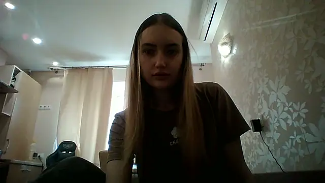 Snapshot of Lisanta chatting on 04/24/26, 08:06 Lisanta online show from 04/24/26, 08:06