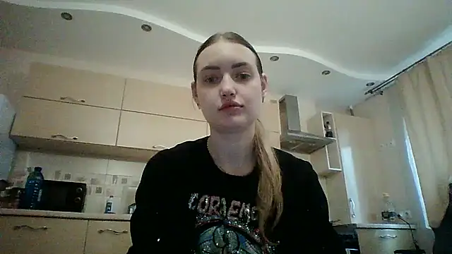 Snapshot of Lisanta chatting on 05/11/26, 04:15 Lisanta online show from 05/11/26, 04:15