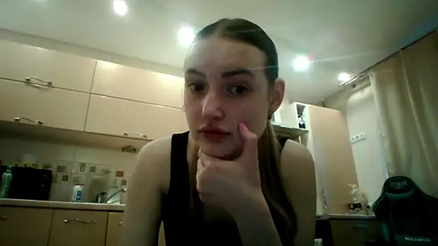 Snapshot of Lisanta chatting on 05/13/26, 04:48 Lisanta online show from 05/13/26, 04:48