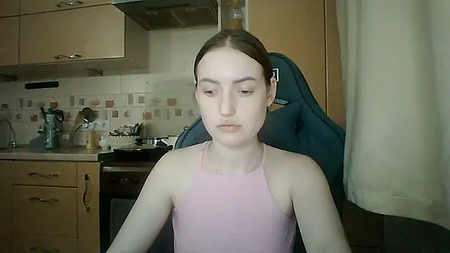 Lisanta online show from 06/11/26, 07:56