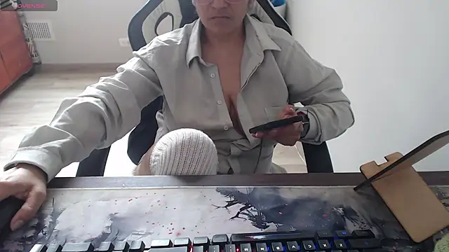Snapshot of Melissaleehot chatting on 05/27/26, 07:11 Melissaleehot online show from 05/27/26, 07:11