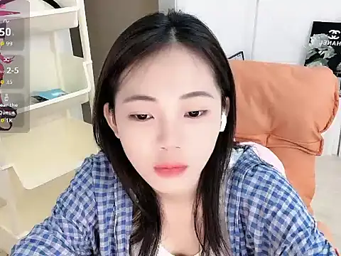 qiuwww003 online show from 04/20/26, 08:17