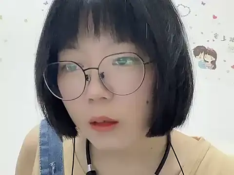 Snapshot of Belle-LL chatting on 04/23/26, 01:24 Belle-LL online show from 04/23/26, 01:24
