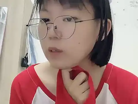 Snapshot of Belle-LL chatting on 04/27/26, 02:48 Belle-LL online show from 04/27/26, 02:48