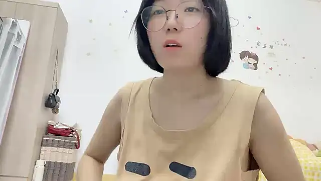 Snapshot of Belle-LL chatting on 04/29/26, 05:30 Belle-LL online show from 04/29/26, 05:30