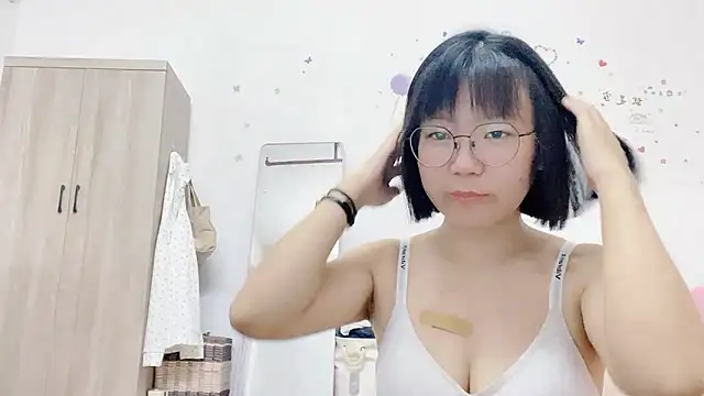 Snapshot of Belle-LL chatting on 05/14/26, 05:53 Belle-LL online show from 05/14/26, 05:53