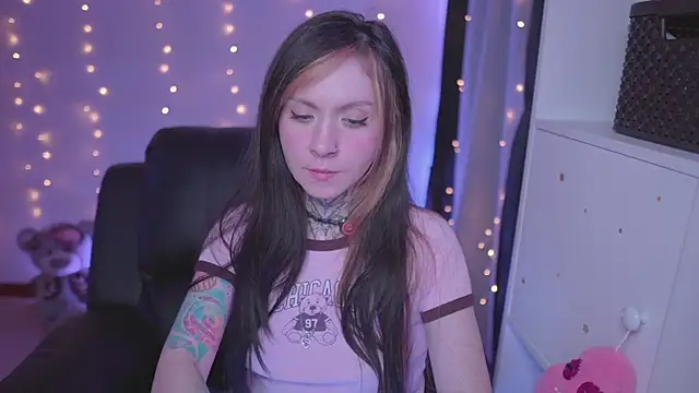 Snapshot of -VKatt chatting on 05/02/26, 03:00 -VKatt online show from 05/02/26, 03:00