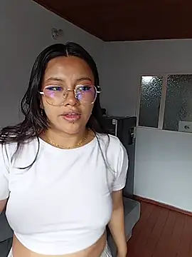 Snapshot of _Juno chatting on 07/16/26, 03:18 Juno online show from 07/16/26, 03:18