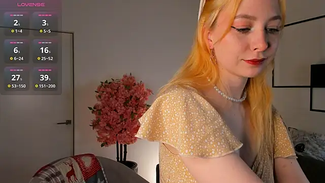 TwinkleFox online show from 04/27/26, 02:20