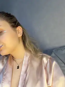 AmeliaLux online show from 05/14/26, 02:40