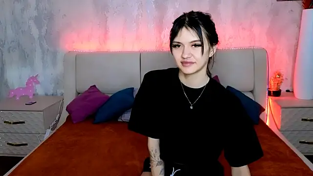 Holly Beck online show from 06/08/26, 02:01