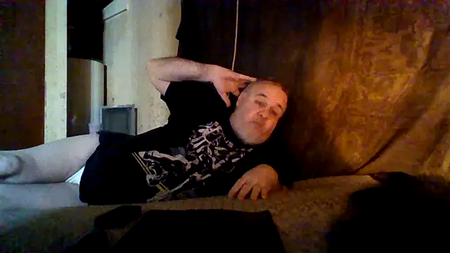 Snapshot of Nightshade1195 chatting on 05/28/26, 06:05 Nightshade1195 online show from 05/28/26, 06:05