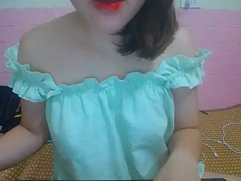 Mimi 200 online show from 05/13/26, 03:15