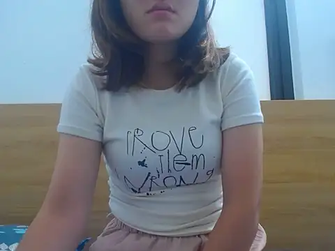 Mimi 200 online show from 06/05/26, 06:20