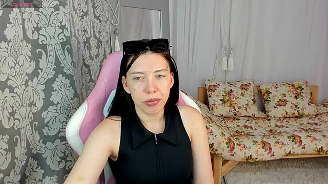 Snapshot of Sandra_Ross chatting on 07/05/26, 04:52 Sandra Ross online show from 07/05/26, 04:52