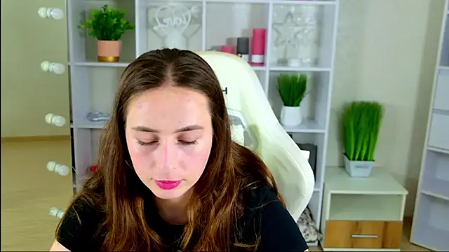 NadinnL online show from 07/22/26, 12:08