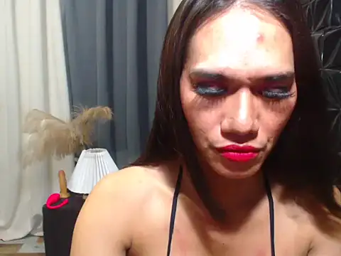 Snapshot of Queen_Haliyah chatting on 05/22/26, 10:32 Queen Haliyah online show from 05/22/26, 10:32