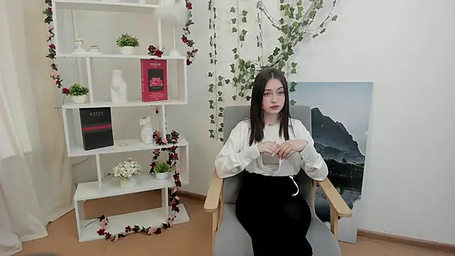 TwanaRzeczycki online show from 04/27/26, 10:02