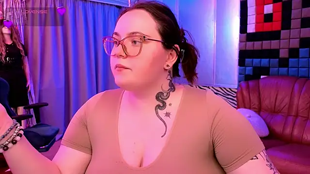Snapshot of CatherineClaire chatting on 07/18/26, 04:44 CatherineClaire online show from 07/18/26, 04:44