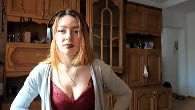 LubaGiovanni online show from 04/27/26, 08:01