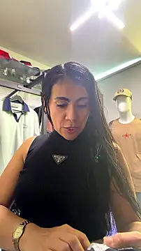 Snapshot of Laia_Hills chatting on 08/08/26, 03:47 Laia Hills online show from 08/08/26, 03:47