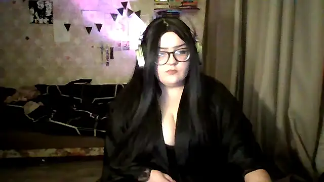 Snapshot of Moon_Fairy2 chatting on 04/28/26, 06:13 Moon Fairy2 online show from 04/28/26, 06:13