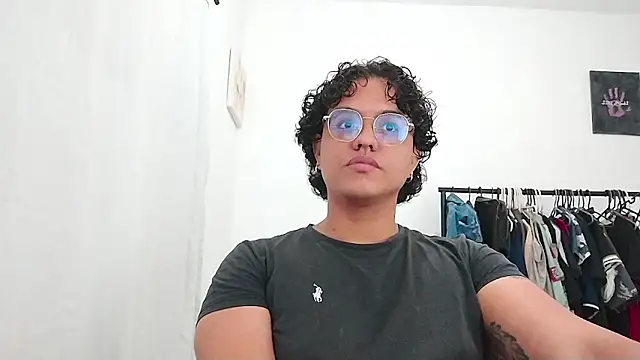 Donatello versus online show from 04/22/26, 01:08