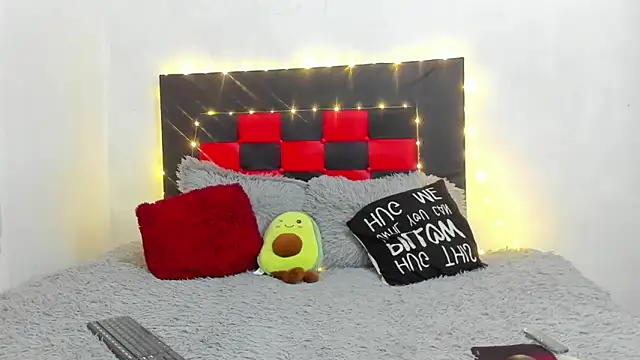 camila valenciia  online show from 04/22/26, 04:41