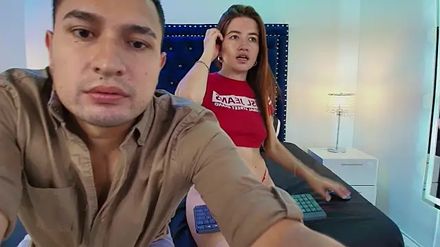 Snapshot of Alissa_and_alann chatting on 05/01/26, 10:20 Alissa and alann online show from 05/01/26, 10:20