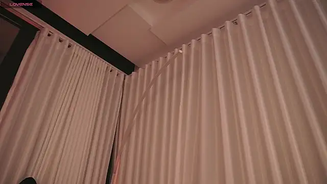 Tessa ruxh online show from 05/10/26, 11:26