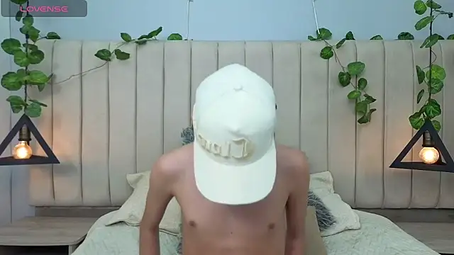 milan zapata online show from 04/23/26, 10:23