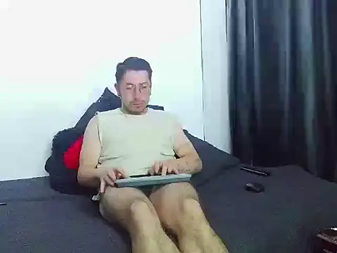 Snapshot of Letorres19 chatting on 04/26/26, 01:14 Letorres19 online show from 04/26/26, 01:14