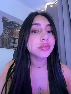 IsabellaNoir  online show from 05/10/26, 07:41