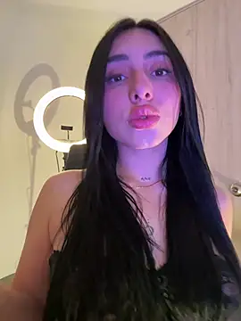 Snapshot of IsabellaNoir_ chatting on 07/08/26, 04:22 IsabellaNoir online show from 07/08/26, 04:22