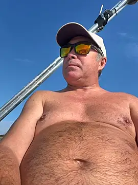 Snapshot of dadbod21 chatting on 07/25/26, 07:39 dadbod21 online show from 07/25/26, 07:39