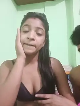 hot-couple-0 online show from 05/25/26, 10:10