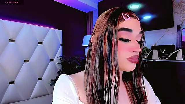 Snapshot of Camila_Vasquezz1 chatting on 06/16/26, 11:02 Camila Vasquezz1 online show from 06/16/26, 11:02