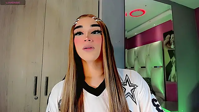 Snapshot of Camila_Vasquezz1 chatting on 07/20/26, 11:45 Camila Vasquezz1 online show from 07/20/26, 11:45